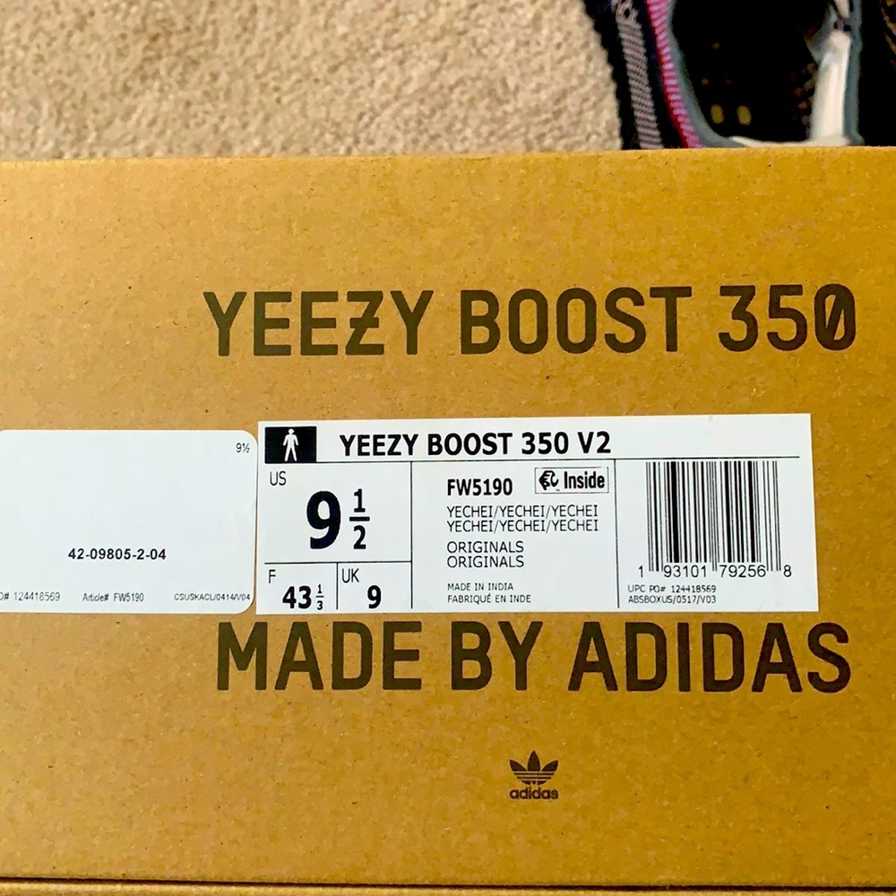 YEEZY BOOST 350 V2